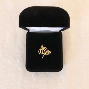 18K Gold Blossom Pendant NWOT
